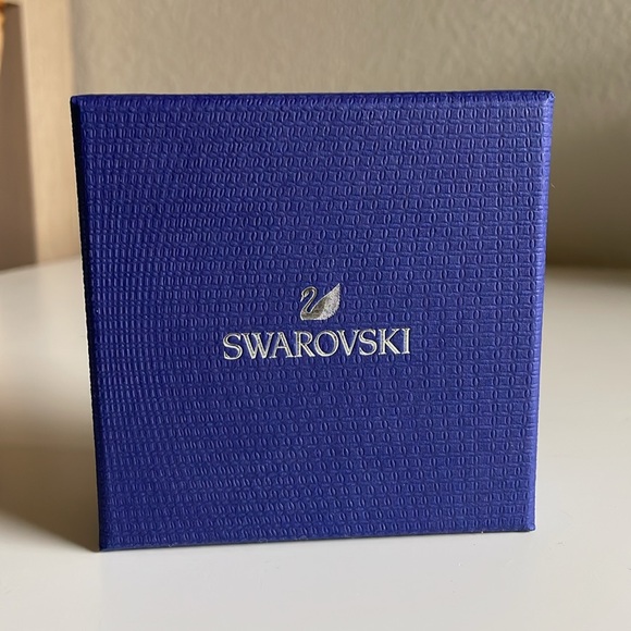 Swarovski hand necklace - Picture 2 of 4